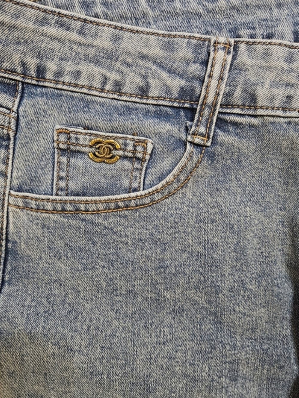 Cropped Straight CC Jeans in Faded Blue - Picture 3 of 13